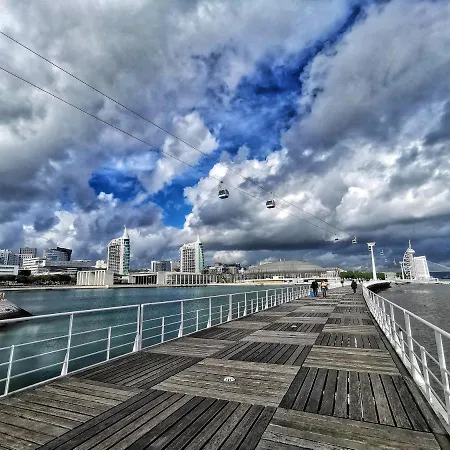 Bom Dia Parque Nacoes Lisboaz Lissabon
