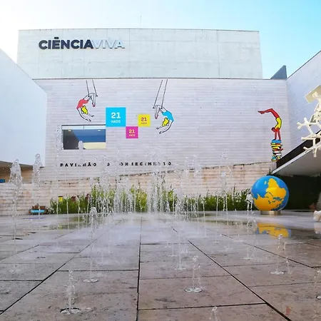 Bom Dia Parque Nacoes Lisboaz アパート *