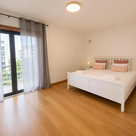 Bom Dia Parque Nacoes Lisboaz Apartmán